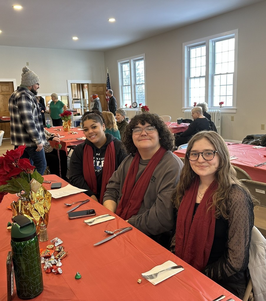 Senior Chorus perform holiday songs at Kiwanis