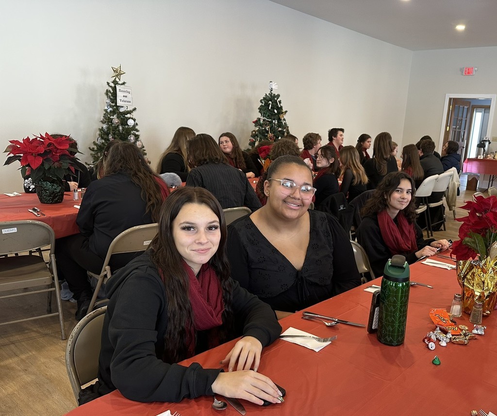 Senior Chorus perform holiday songs at Kiwanis