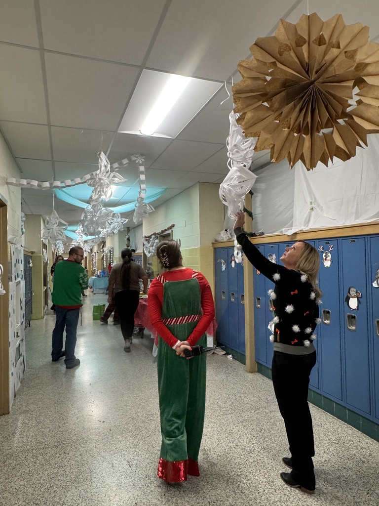 ms holiday hallway contest