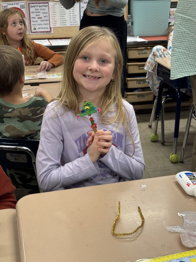 NJHS students make ornaments with second grade