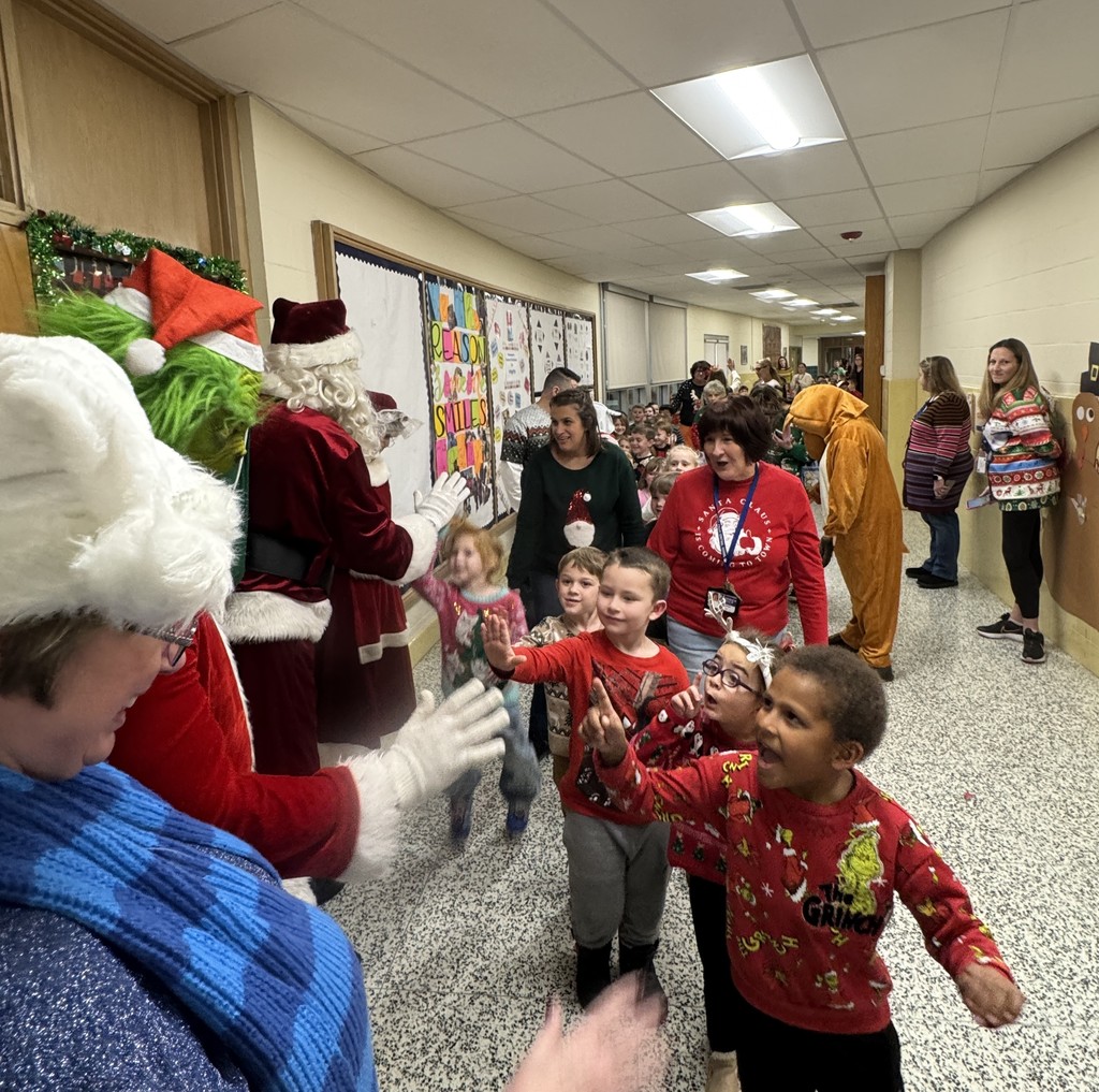 santa high fives 2025