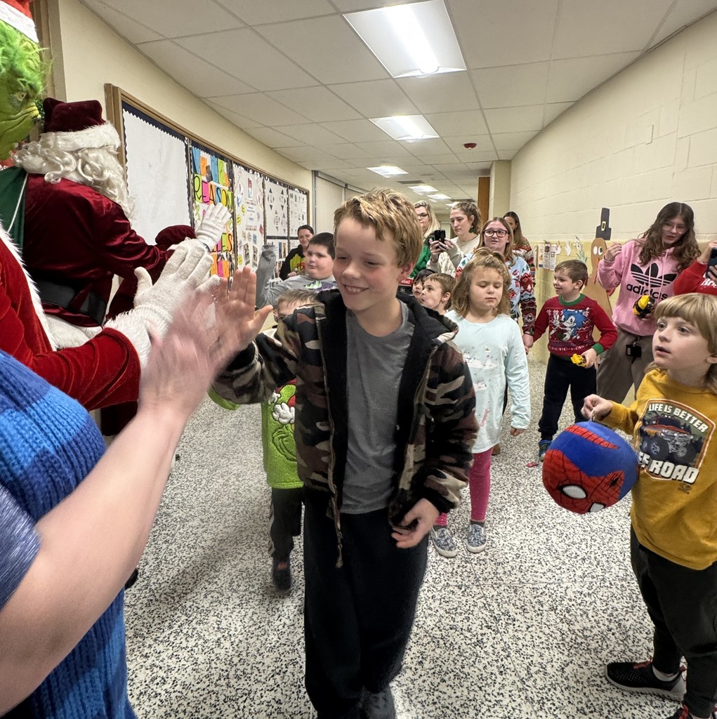 santa high fives 2025