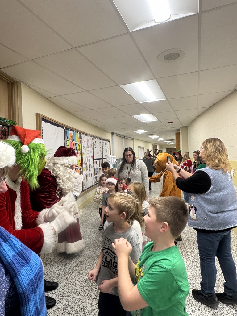 santa high fives 2025