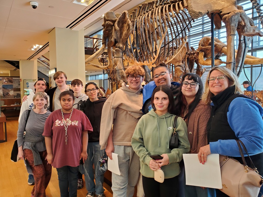 High School Science Teacher, Ms. Dansin, recently took her Paleontology students on a field trip to the Beneski Museum of Natural History at Amherst College. They saw fossil evidence of Mammoths, Mastodons, and the evolution of Horses, as well as Tyrannosaurus and Triceratops skulls. Students also learned about the coevolution of Earth's atmosphere and biosphere and how non-avian dinosaurs became extinct. Ms. Dansin shared that students found it especially interesting to see fossil evidence that some dinosaurs had feathers! Thanks for sharing, Ms. Dansin!