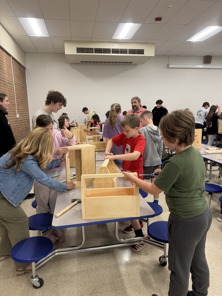 urtis Lumber joined our 4th grade classes earlier this month to build their very own tool boxes to take home! Our students and teachers love this activity and the students did an amazing job! There was a lot of independence, problem solving and hard work that went on. Some of Mr. Drew's high school 'Intro to Woodworking' students joined as well, to lend a helping hand. 