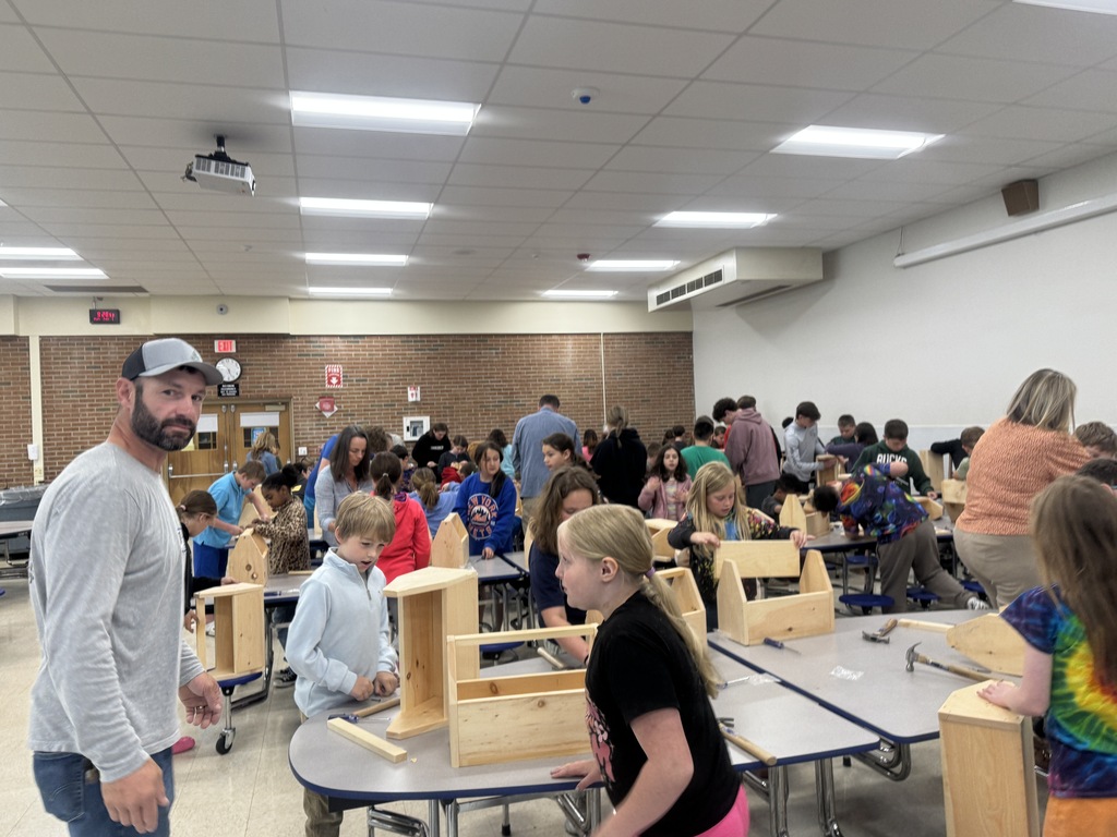 urtis Lumber joined our 4th grade classes earlier this month to build their very own tool boxes to take home! Our students and teachers love this activity and the students did an amazing job! There was a lot of independence, problem solving and hard work that went on. Some of Mr. Drew's high school 'Intro to Woodworking' students joined as well, to lend a helping hand. 