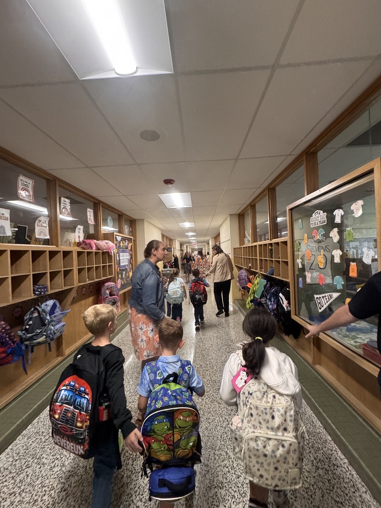 Happy First Day of School, HFCS! 🚌📚The halls are buzzing, the classrooms are ready, and our doors are officially OPEN! Welcome back to all of our students, teachers, and staff. We are so excited to kick off another incredible year together! 🐾