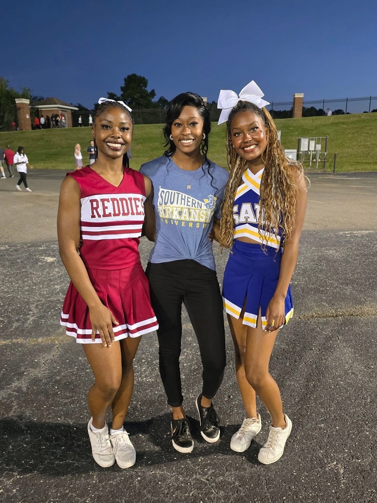 Ladycat Madison Phillips (Center) Hope Alum Siarra Rankin and Kennedy Phillips