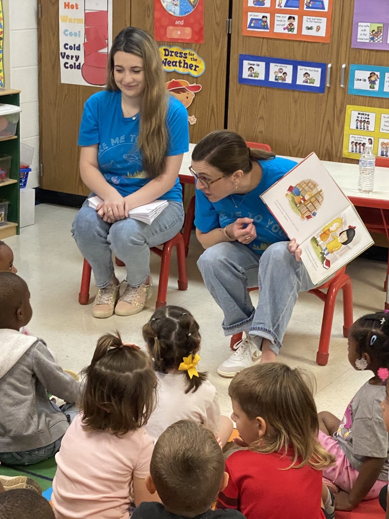 **English**  📚 Community Helper Month is underway at ABC Pre-K!  Our students are learning about the people who help our community and the important work they do each day. First up: a visit from the Hempstead County Library and its librarians!  Thank you for spending time with our young learners! We look forward to welcoming more community helpers throughout the month. ❤️  **Español**  📚 ¡Ya comenzó el Mes de los Servidores de la Comunidad en ABC Pre-K!  Nuestros estudiantes están aprendiendo sobre las personas que ayudan a nuestra comunidad y el importante trabajo que realizan cada día. Para comenzar, ¡recibimos una visita del personal de la Biblioteca del Condado de Hempstead!  ¡Gracias por compartir tiempo con nuestros pequeños estudiantes! Esperamos recibir a más miembros de la comunidad durante el mes. ❤️