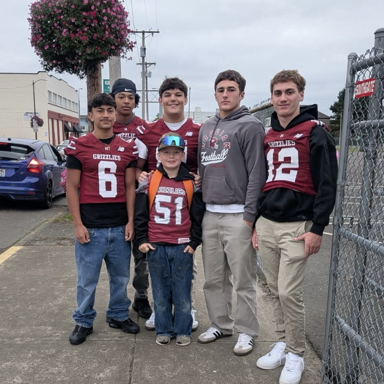 students outside in spirit wear