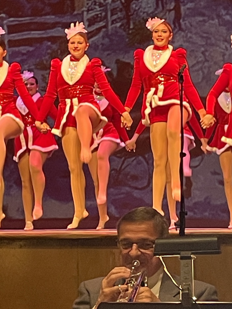 Howland students performing and watching