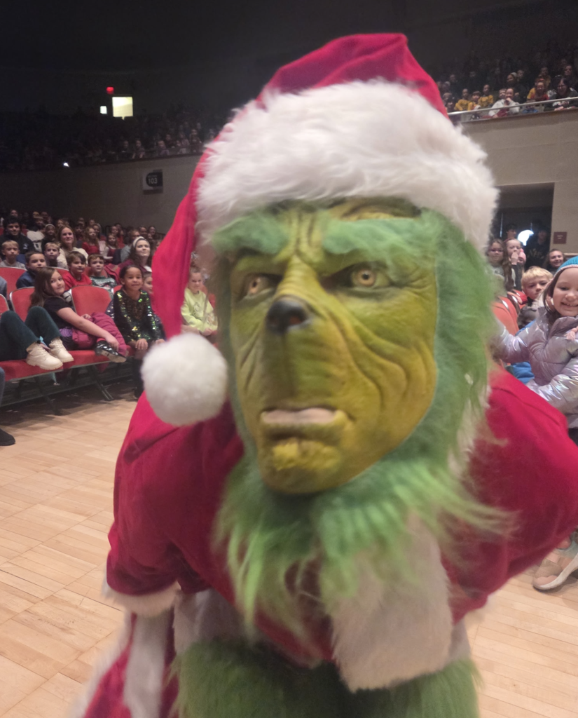 Howland students performing and watching