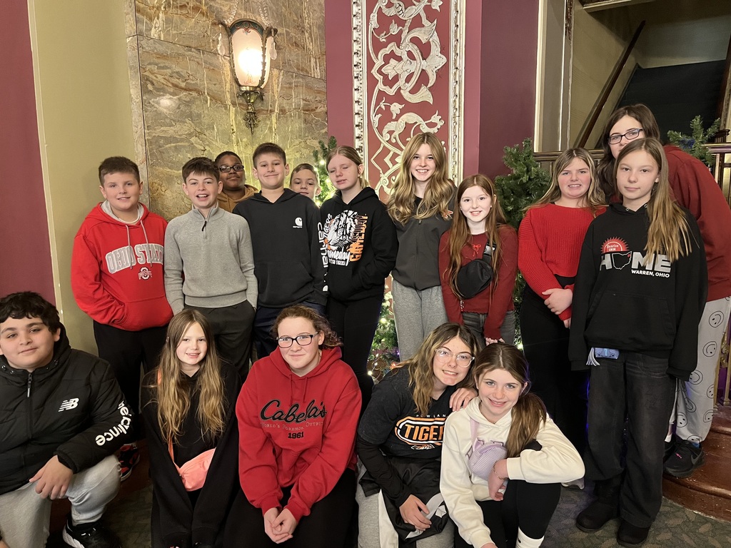 🎭📚 A Day of Learning Beyond the Classroom! 🍽️ Our 6th grade students enjoyed a special field trip to the DeYor Performing Arts Center in Youngstown to watch Miracle on Easy Street. After the show, students wrapped up the day with lunch at the Eastwood Mall food court.  This memorable experience was made possible through funds raised by our annual Read-a-Thon—and we’re excited to do it all again this February! Thank you to our students, families, and staff for supporting literacy and creating opportunities like this for our Tigers. 🐯💛