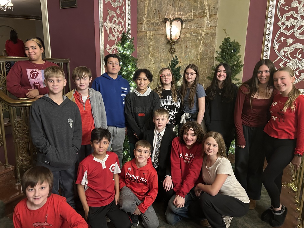 🎭📚 A Day of Learning Beyond the Classroom! 🍽️ Our 6th grade students enjoyed a special field trip to the DeYor Performing Arts Center in Youngstown to watch Miracle on Easy Street. After the show, students wrapped up the day with lunch at the Eastwood Mall food court.  This memorable experience was made possible through funds raised by our annual Read-a-Thon—and we’re excited to do it all again this February! Thank you to our students, families, and staff for supporting literacy and creating opportunities like this for our Tigers. 🐯💛