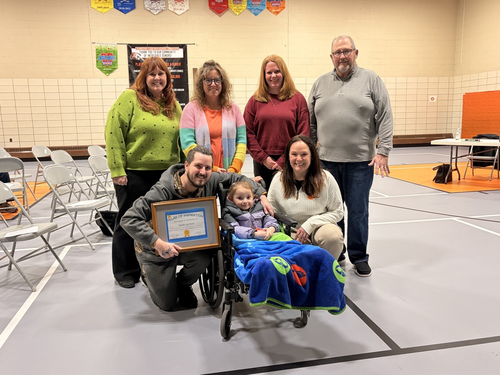 sarah lanham receives pillar of inspiration award