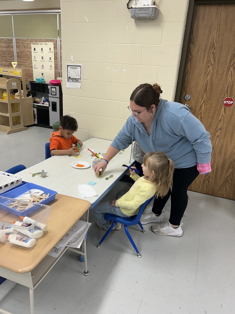 Howland FCCLA members recently visited Howland Preschool to teach students about recycling, reducing, and reusing. 