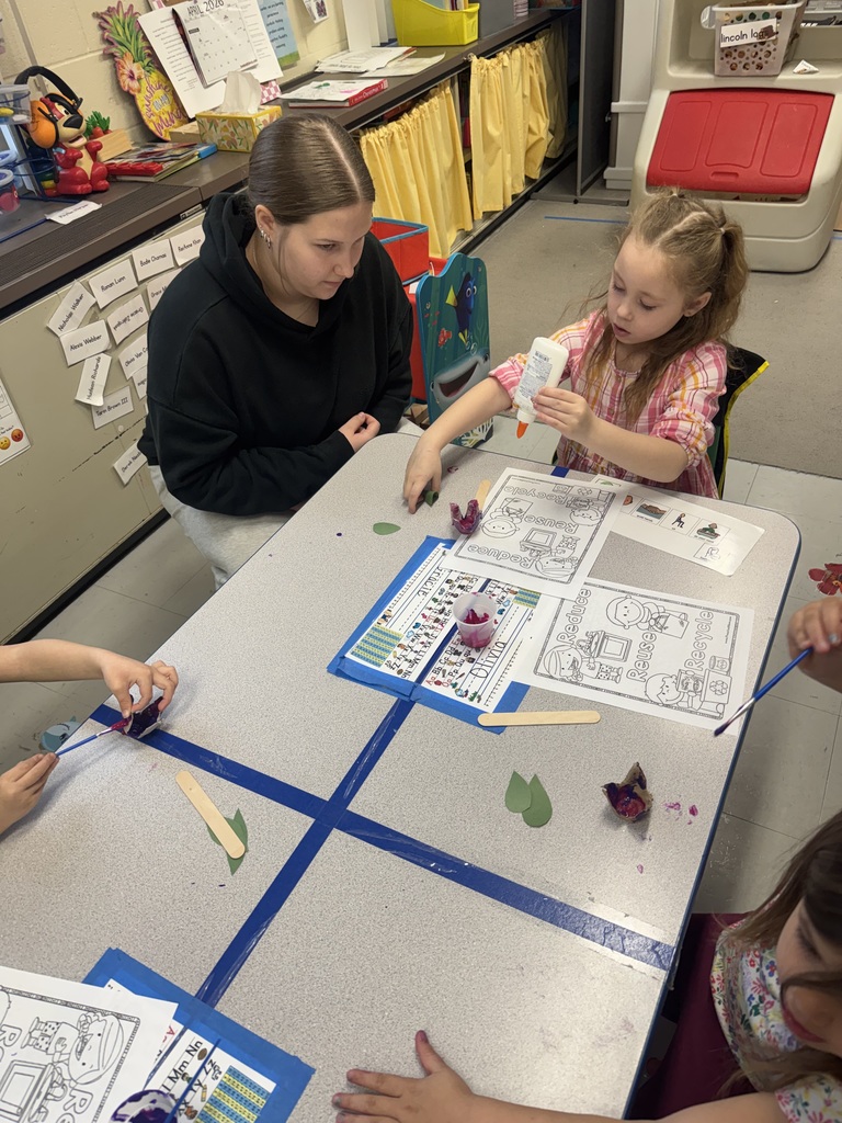 Howland FCCLA members recently visited Howland Preschool to teach students about recycling, reducing, and reusing. 