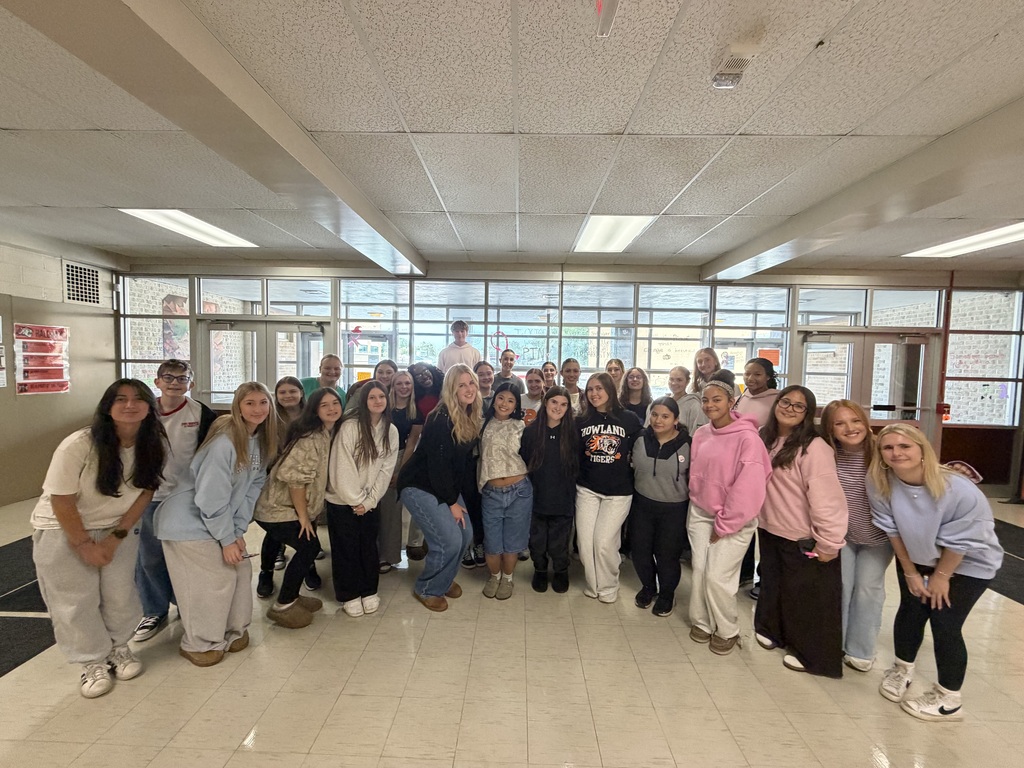 Students in Health, Safety and Wellness decorated the windows with encouraging messages and colorful fall images. A fun way to brighten the school while spreading a little positivity!