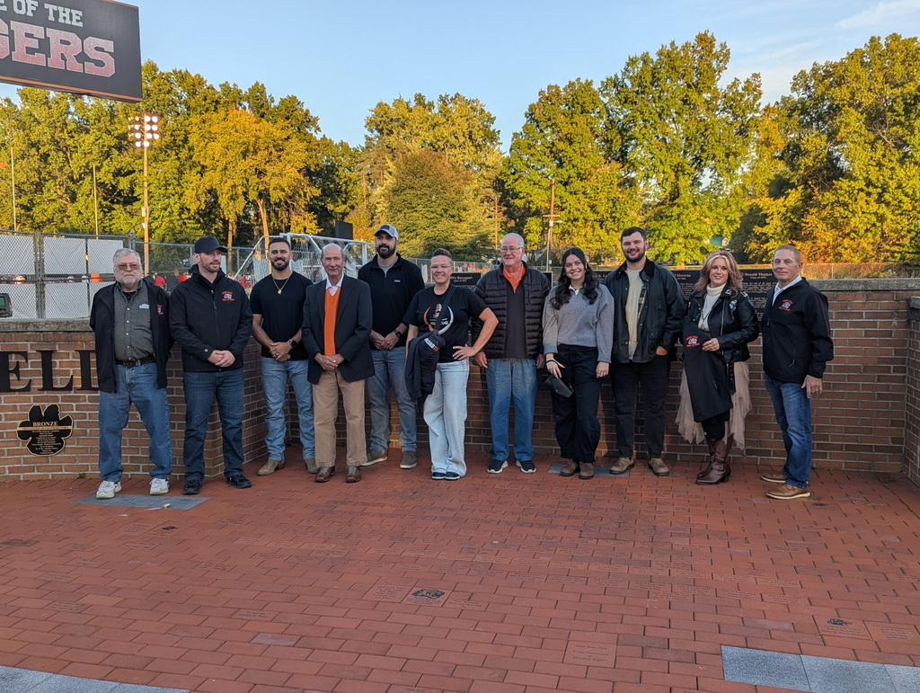 Graphic recognizing the 14 members of Howland Athletics Hall of Fame's 2026 class.