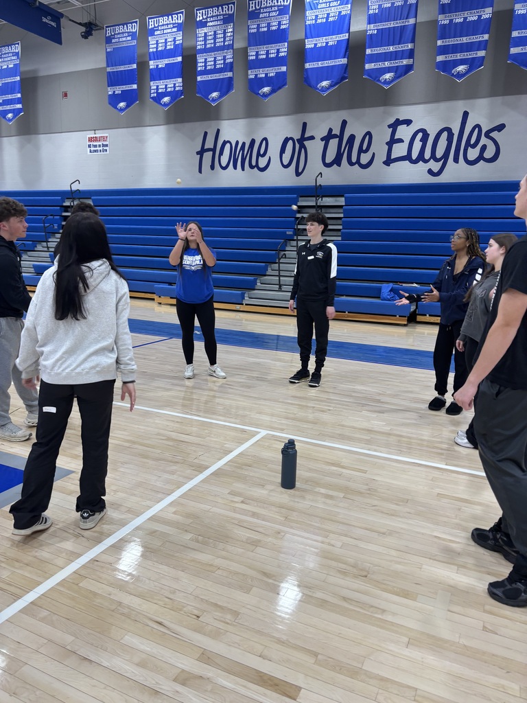 Hubbard High School Link Leaders participate in team-building and leadership activities during training.
