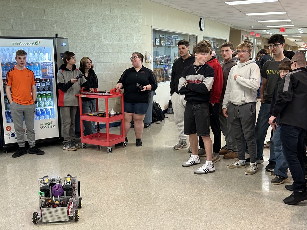 Robotics Program Returns to Hubbard