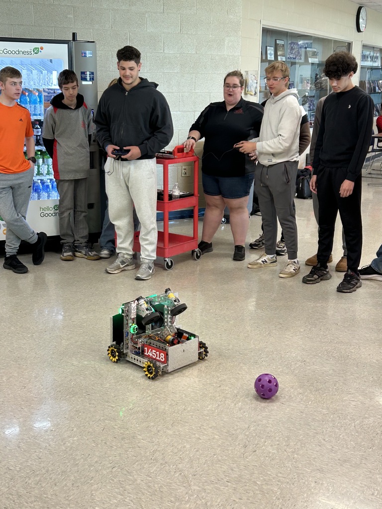 Robotics Program Returns to Hubbard