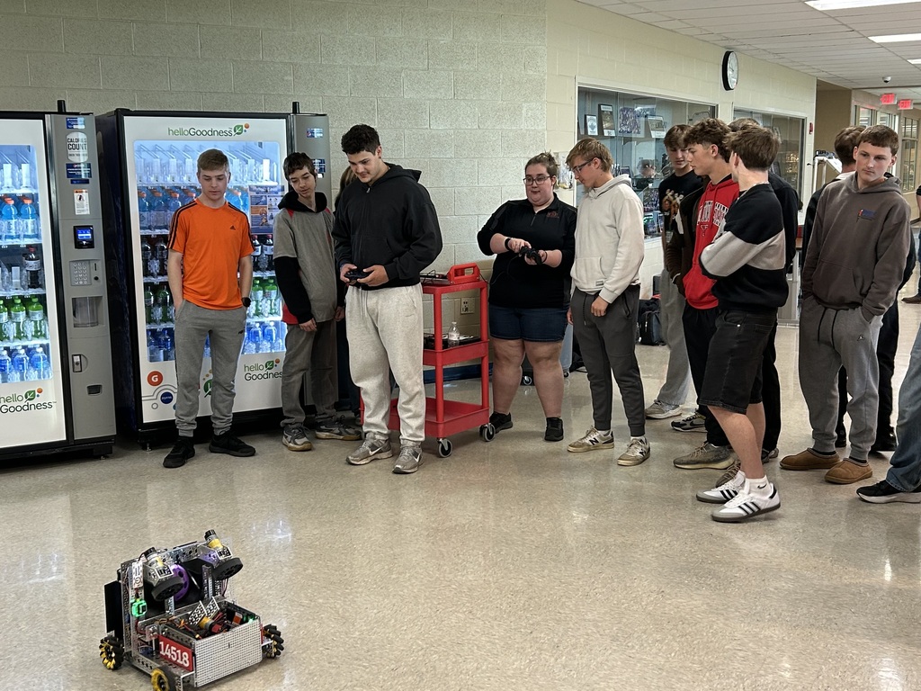 Robotics Program Returns to Hubbard