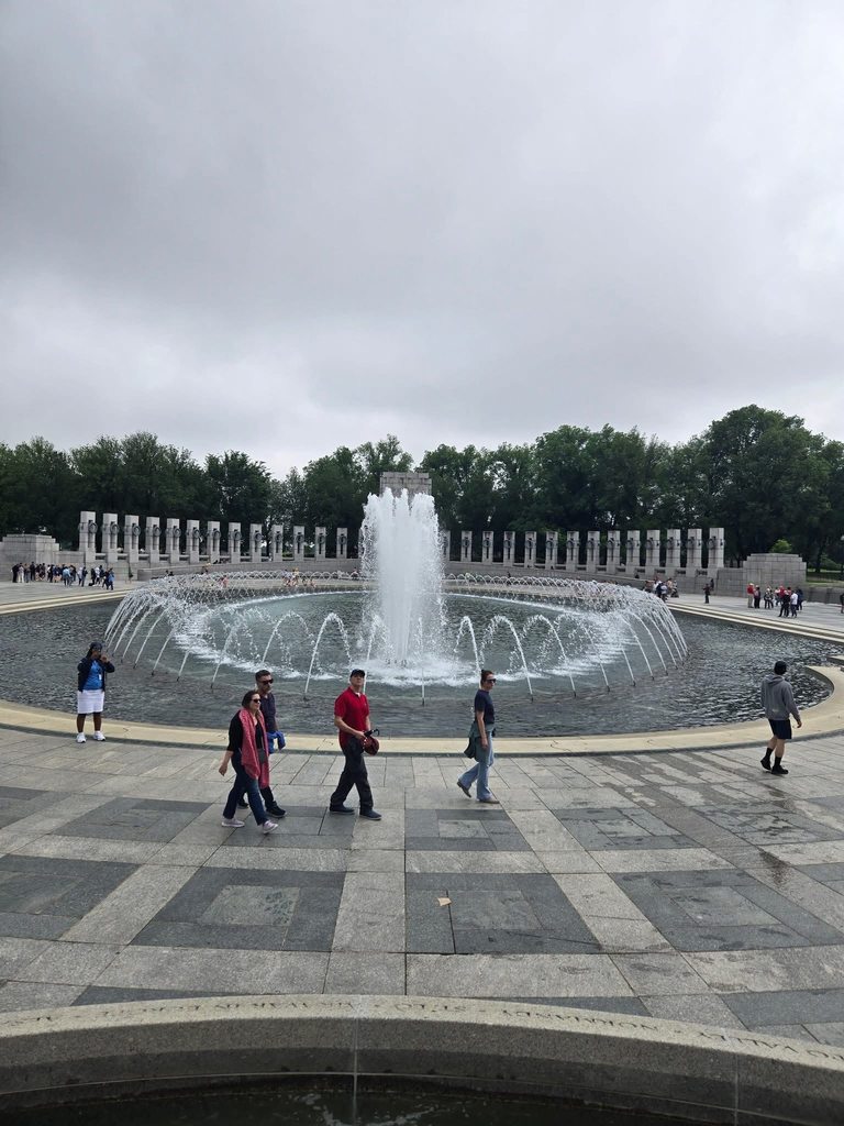 MLK, FDR & Jefferson Monuments and WWII Memorial