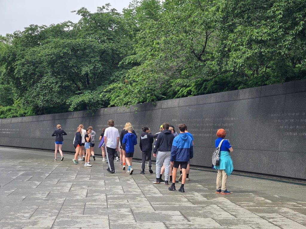 MLK, FDR & Jefferson Monuments and WWII Memorial