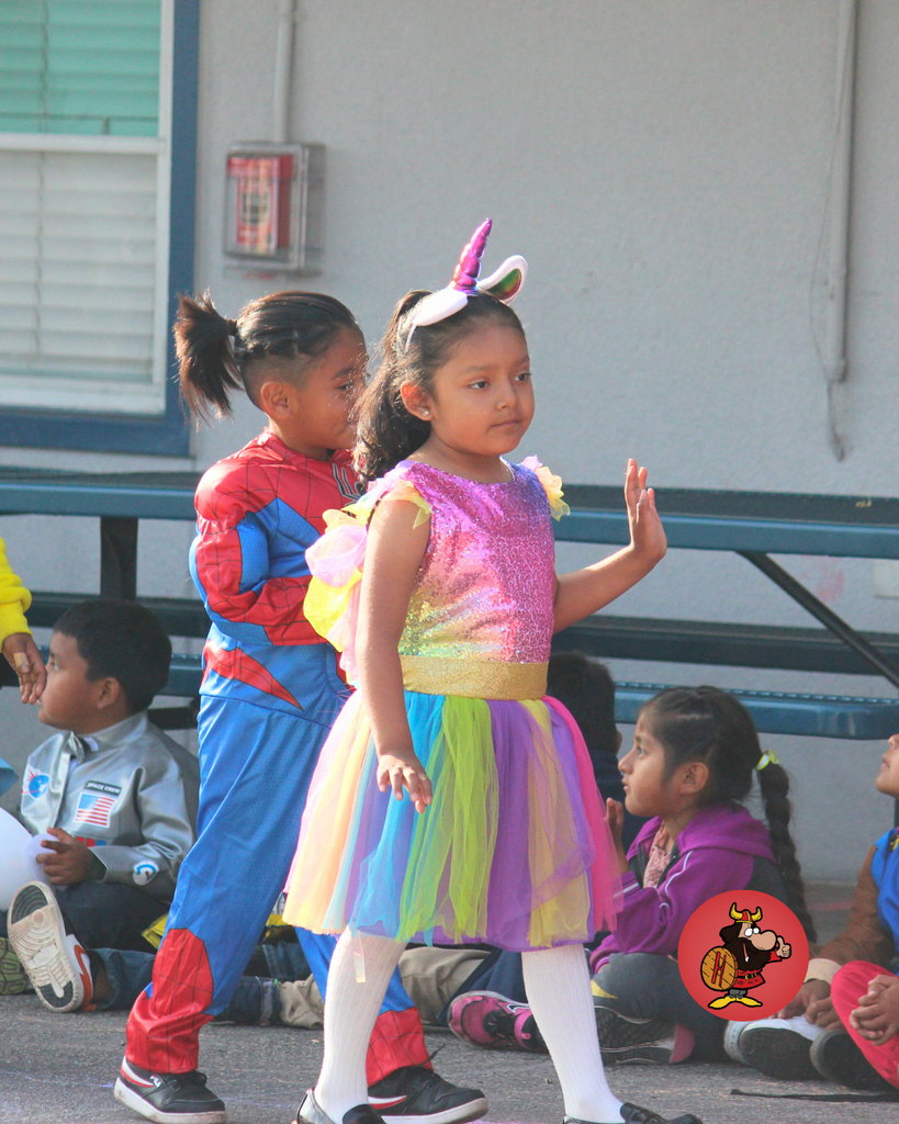 kids celebrating Halloween