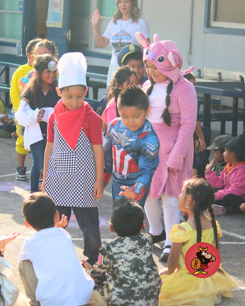 kids celebrating Halloween