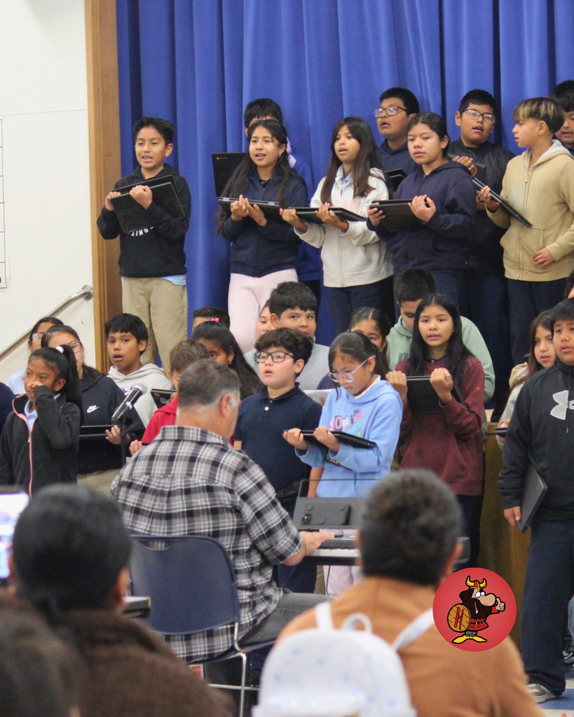 kids performing at event
