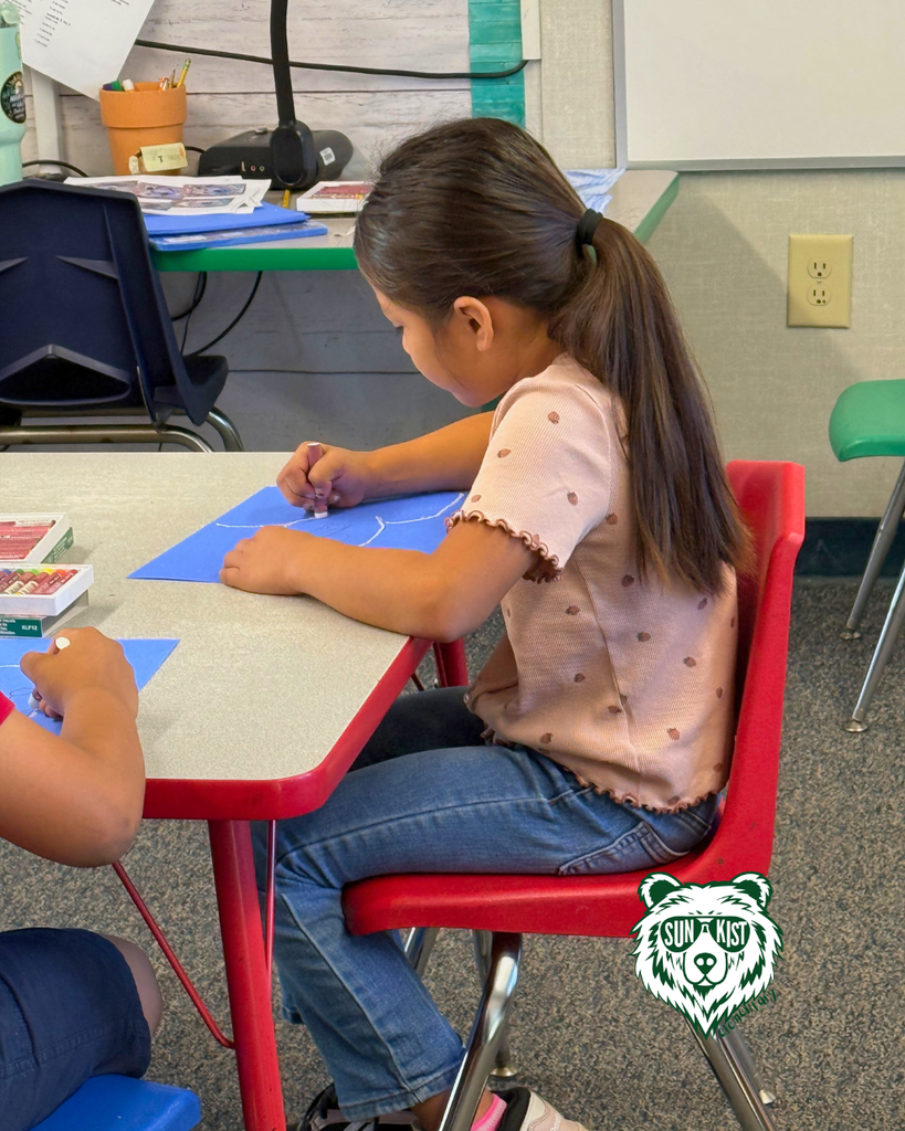 Sunkist Elementary’s 2nd graders in art class 