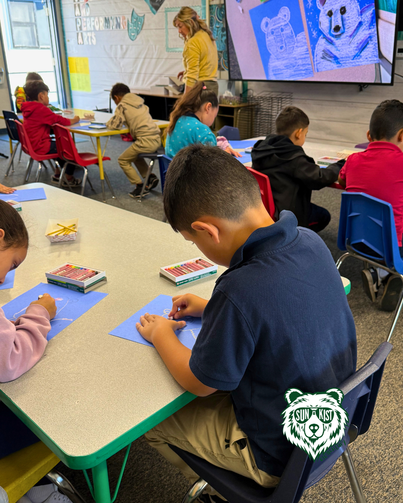 Sunkist Elementary’s 2nd graders in art class 