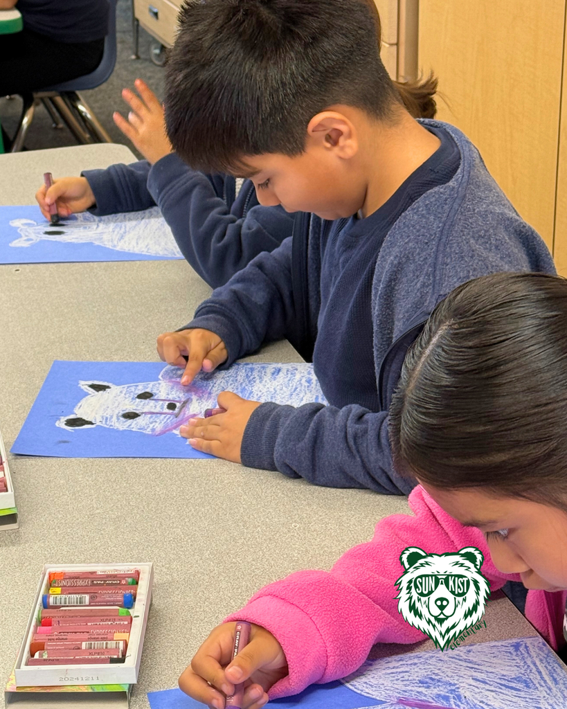 Sunkist Elementary’s 2nd graders in art class 