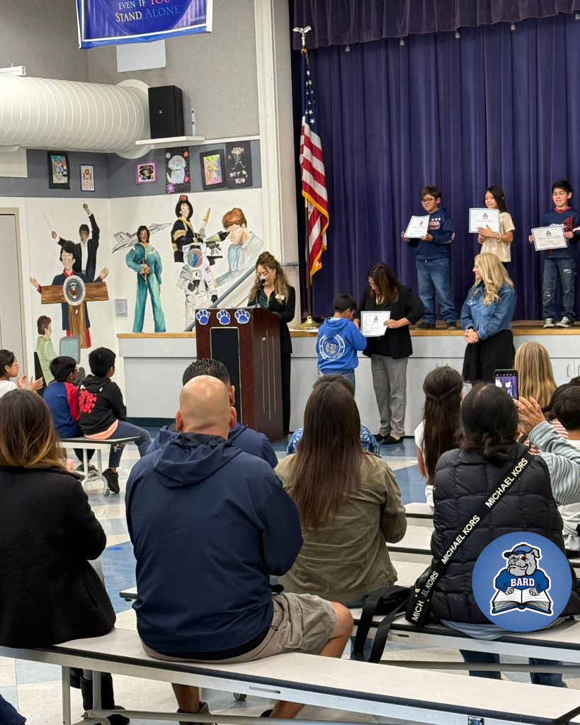 Students accepting awards 