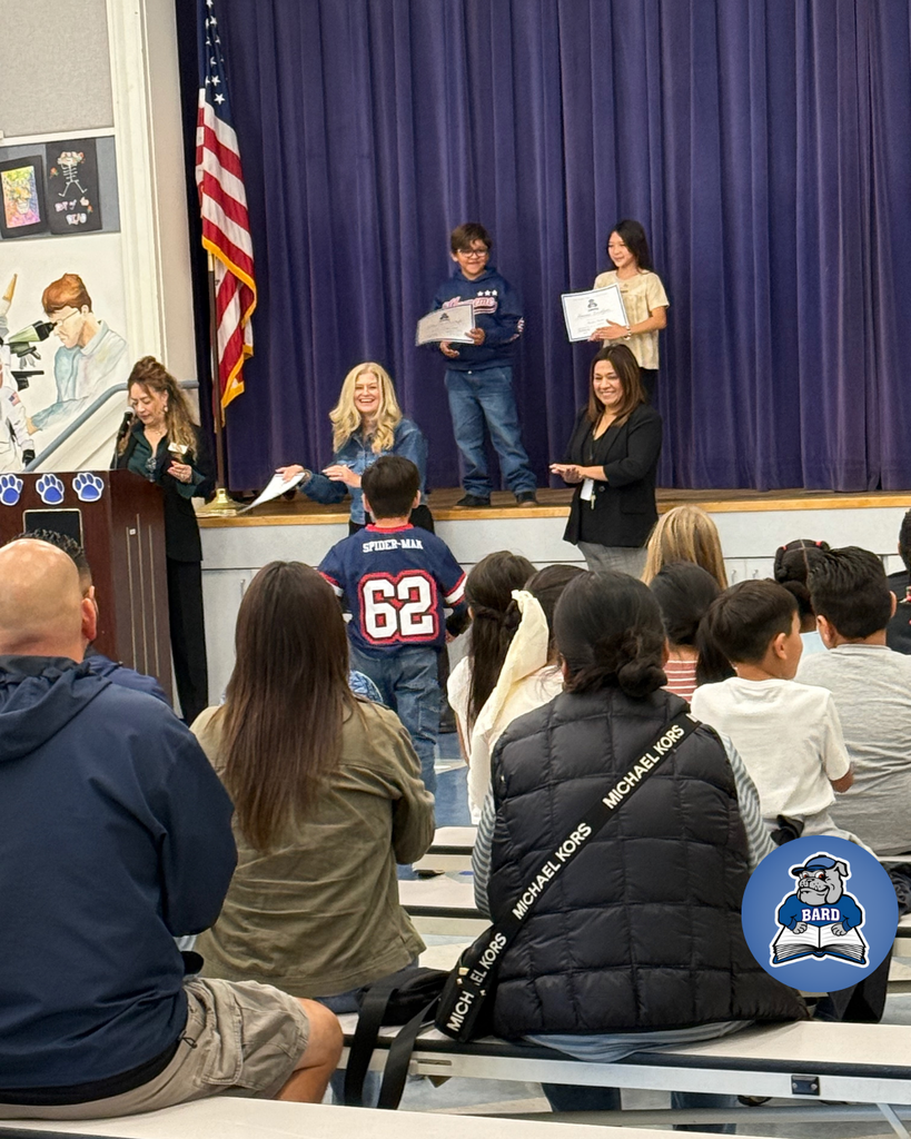 Students accepting awards 