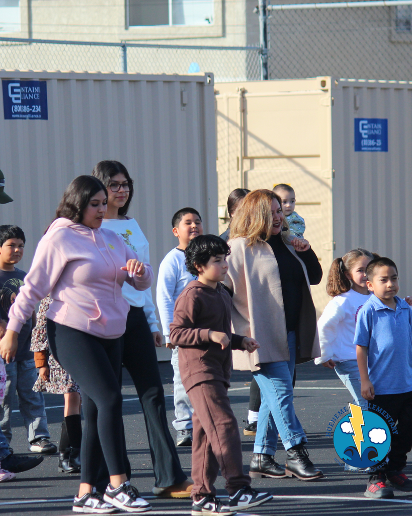 kids performing at event