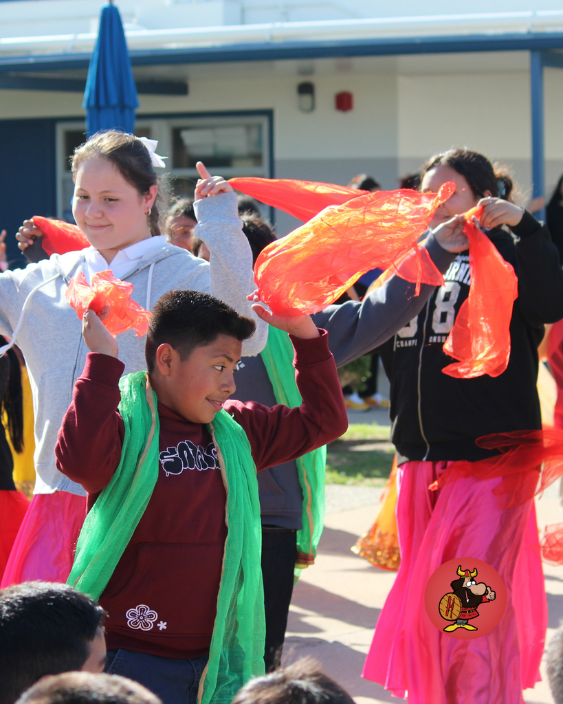 kids performing at event