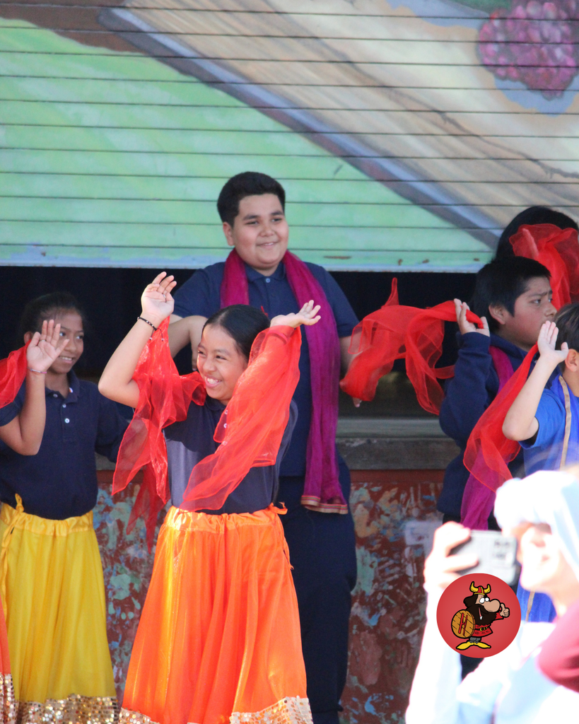 kids performing at event