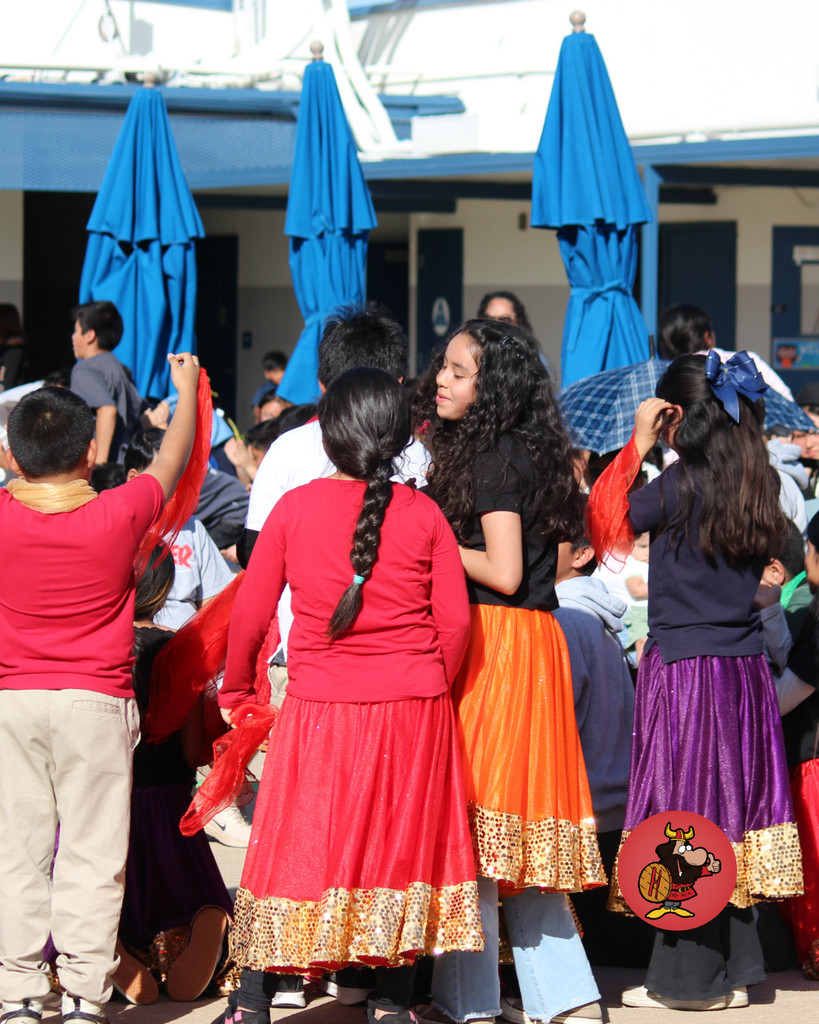 kids performing at event