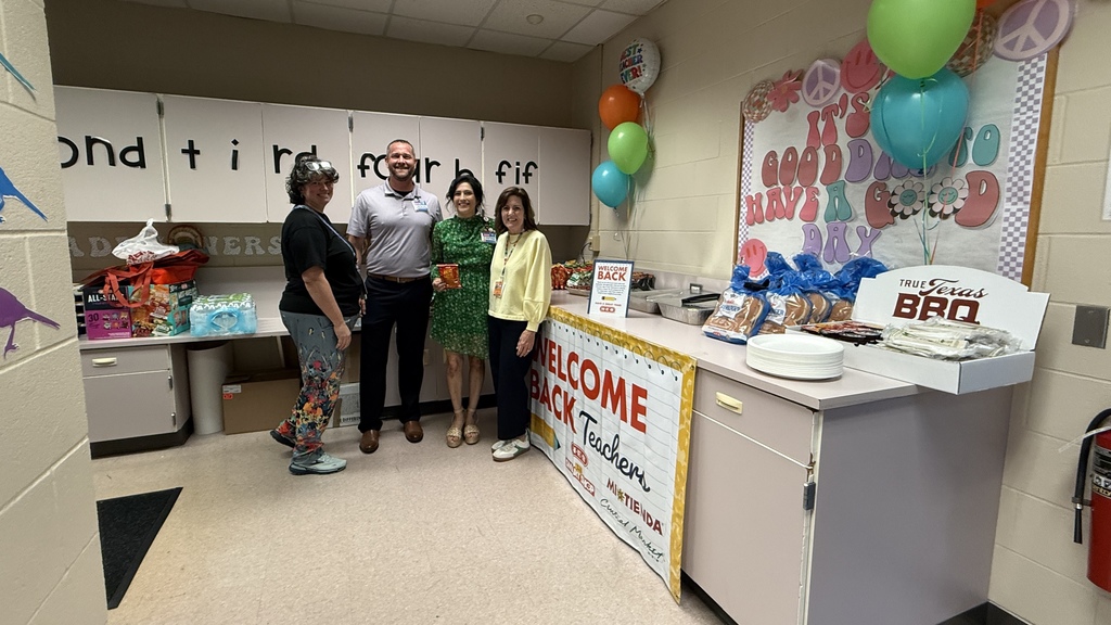 HEB Provides lunch for Teachers