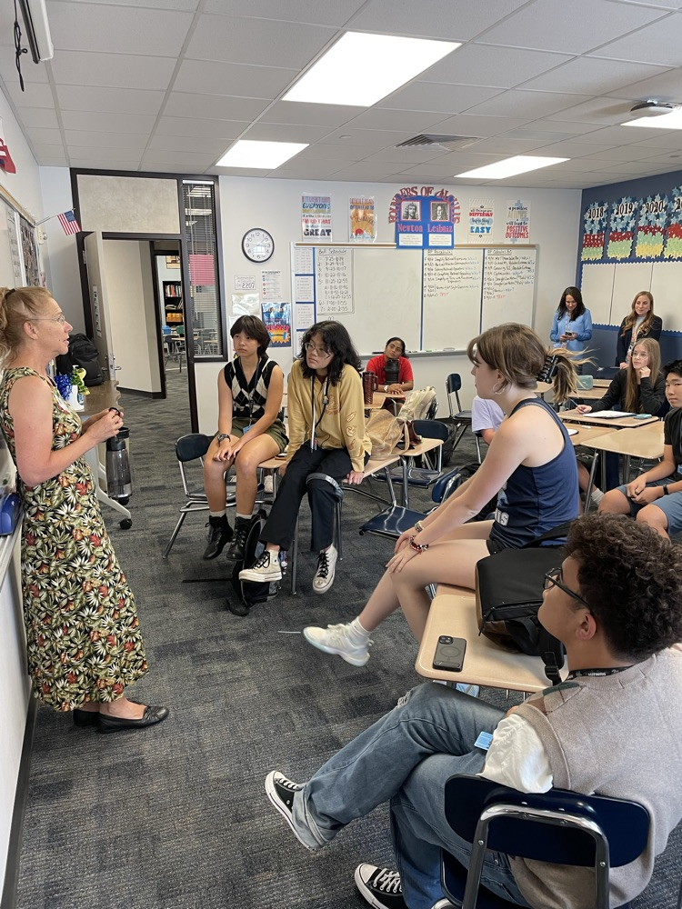 🧮🚀Mrs. Murray’s AP Calculus students enjoyed a visit with engineer and astronaut Dr. Sandra Magnus. So cool to hear how what they are learning can lead to a career that is out-of-this-🌎 amazing!