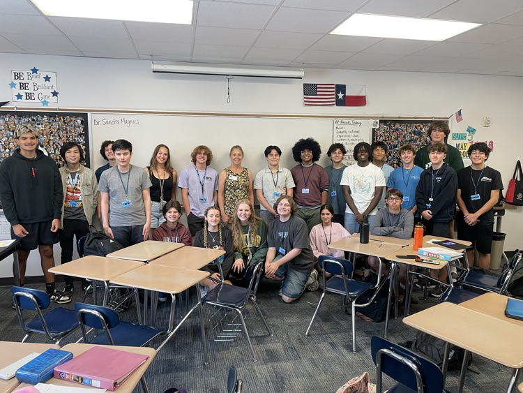 🧮🚀Mrs. Murray’s AP Calculus students enjoyed a visit with engineer and astronaut Dr. Sandra Magnus. So cool to hear how what they are learning can lead to a career that is out-of-this-🌎 amazing!