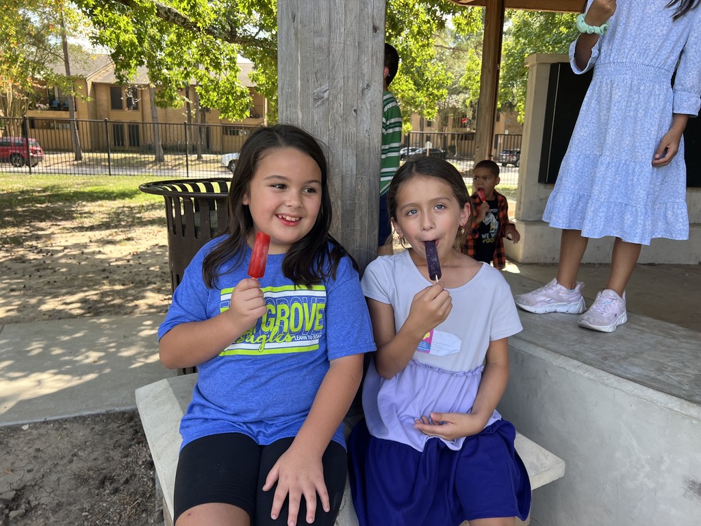 2nd grade VIP's enjoying some free time!