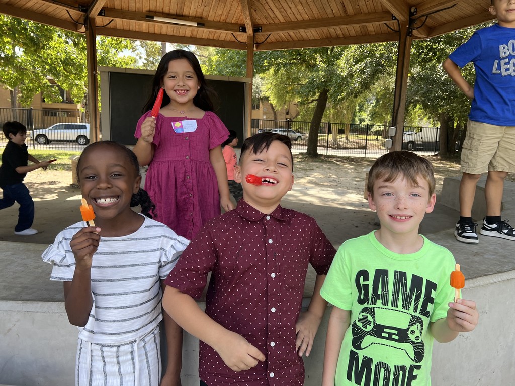 2nd grade VIP's enjoying some free time!