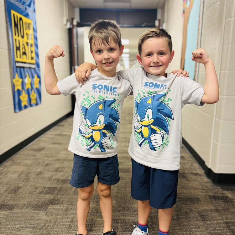 students on twin day 