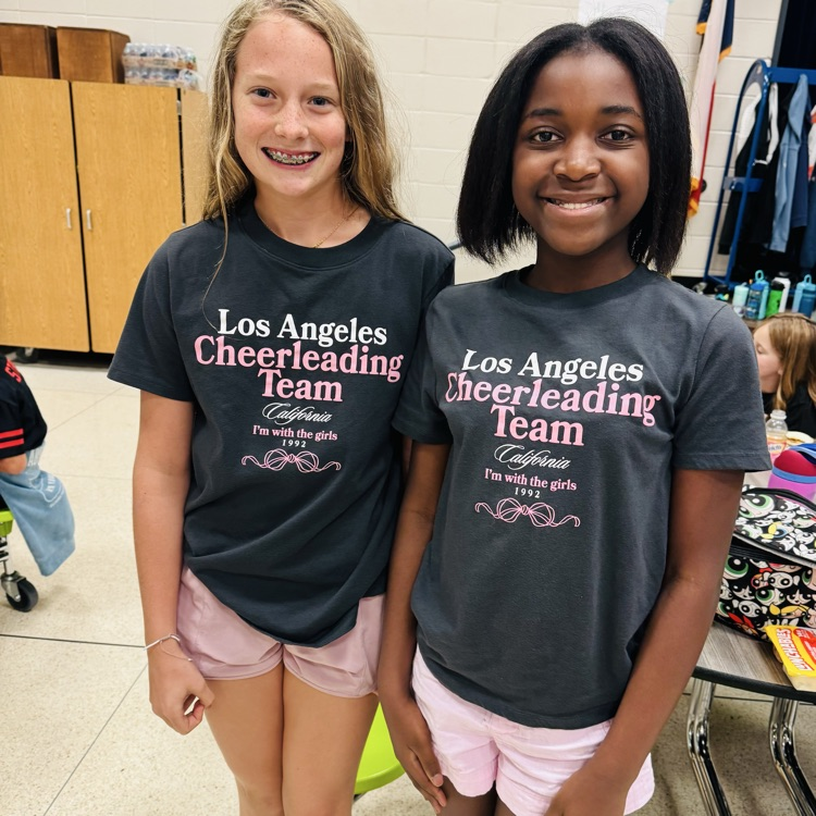 students on twin day 
