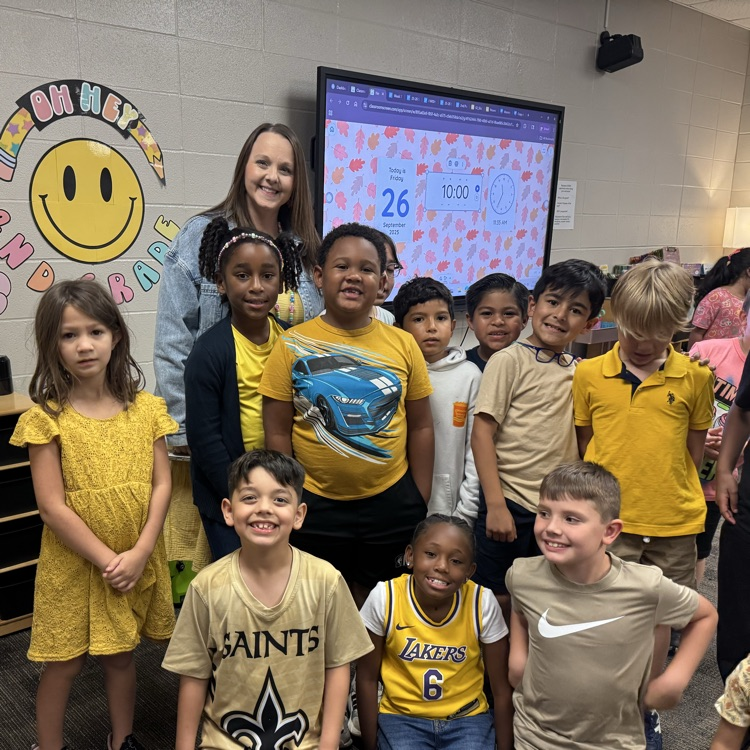 students on color day 