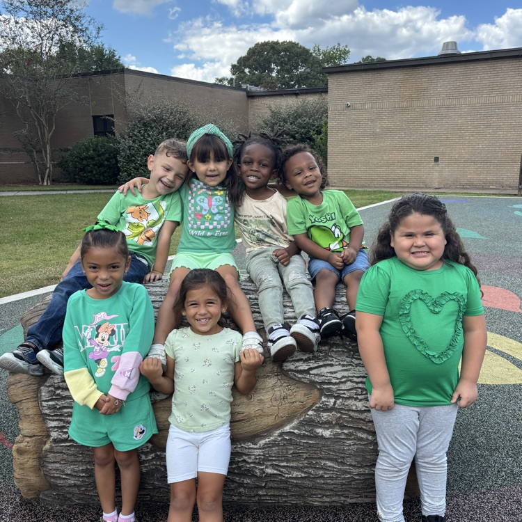 students on color day 